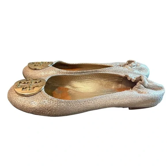 Tory Burch Reva Ballet Flats Metalli Gold Crackle Leather Logo Medallion Size 7M - Picture 3 of 12